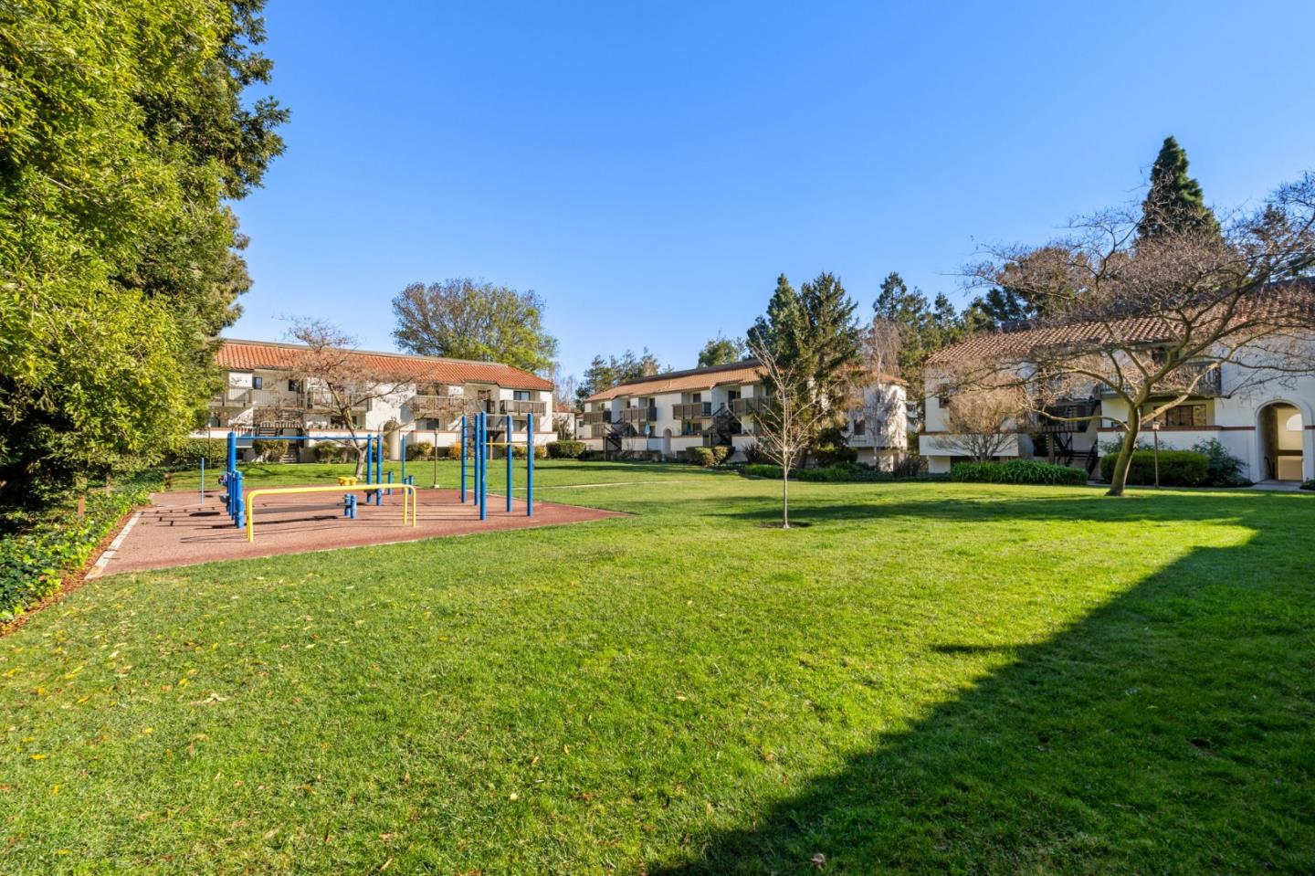 Detail Gallery Image 28 of 38 For 612 San Conrado Ter #7,  Sunnyvale,  CA 94085 - 2 Beds | 2 Baths