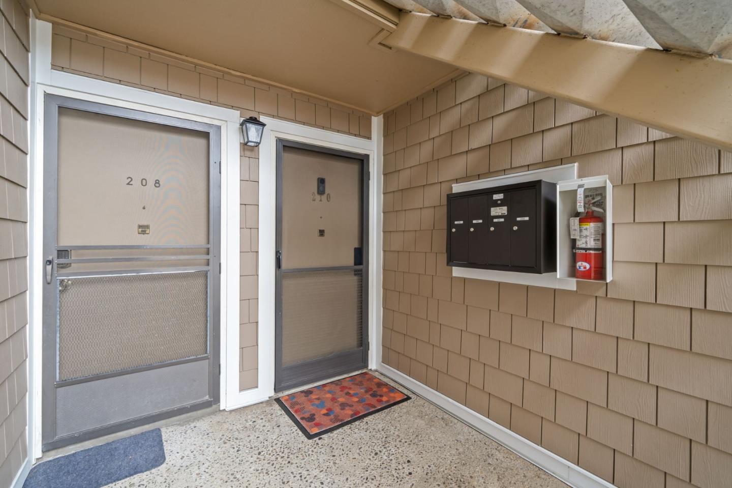 Detail Gallery Image 2 of 37 For 1685 Bayridge Way #210,  San Mateo,  CA 94402 - 2 Beds | 2 Baths