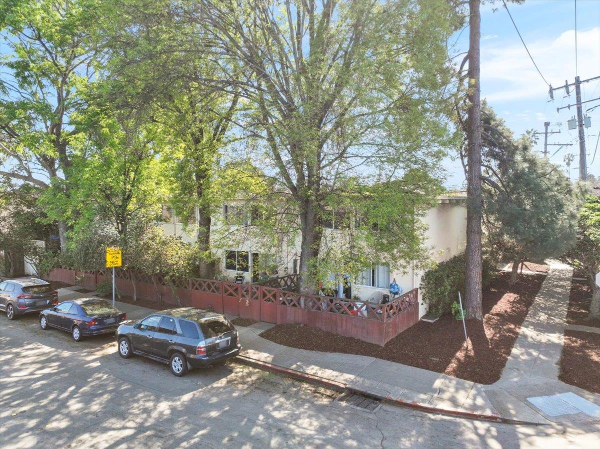 Detail Gallery Image 4 of 17 For 3212 Rolison Rd, Redwood City,  CA 94063 - – Beds | – Baths