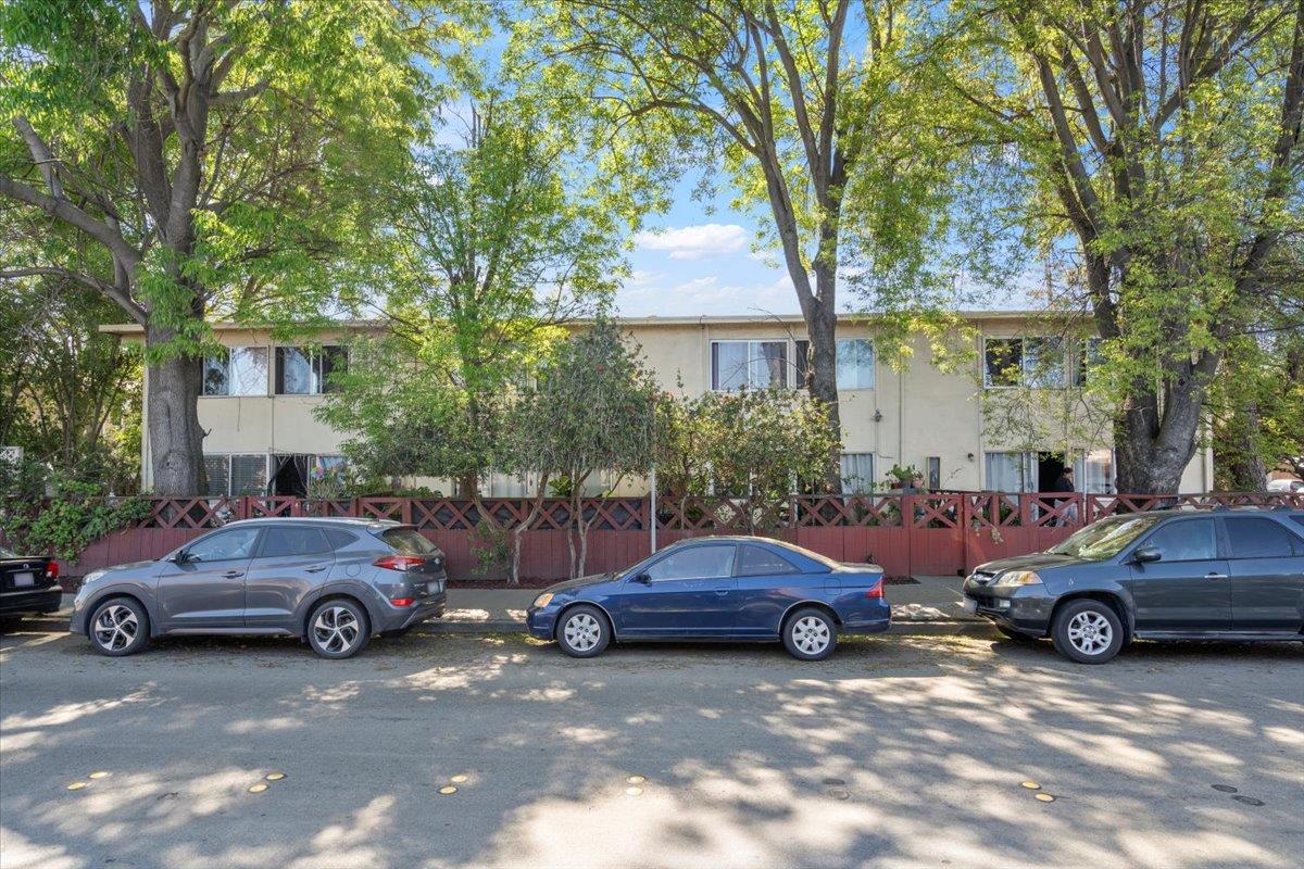 Detail Gallery Image 5 of 17 For 3212 Rolison Rd, Redwood City,  CA 94063 - – Beds | – Baths