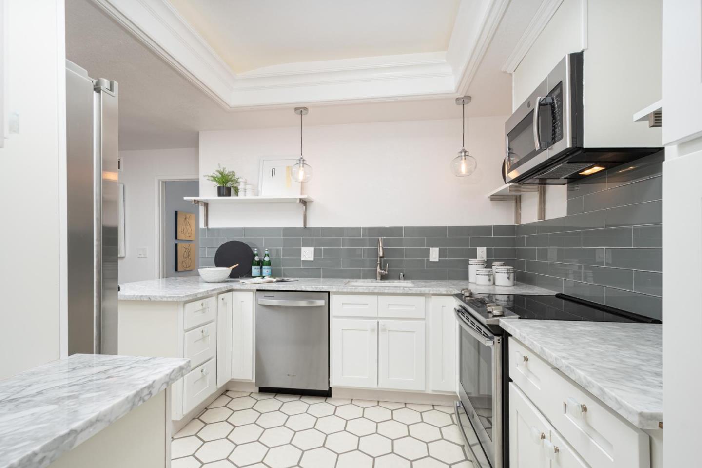 Detail Gallery Image 10 of 23 For 1230 Sharon Park Dr #55,  Menlo Park,  CA 94025 - 2 Beds | 2 Baths