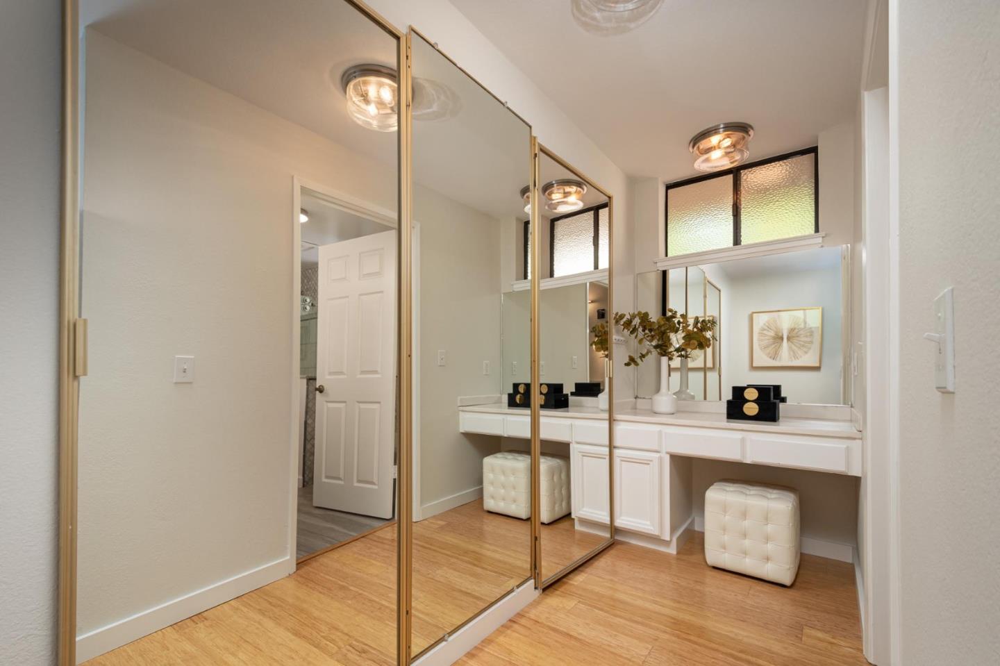 Detail Gallery Image 13 of 23 For 1230 Sharon Park Dr #55,  Menlo Park,  CA 94025 - 2 Beds | 2 Baths