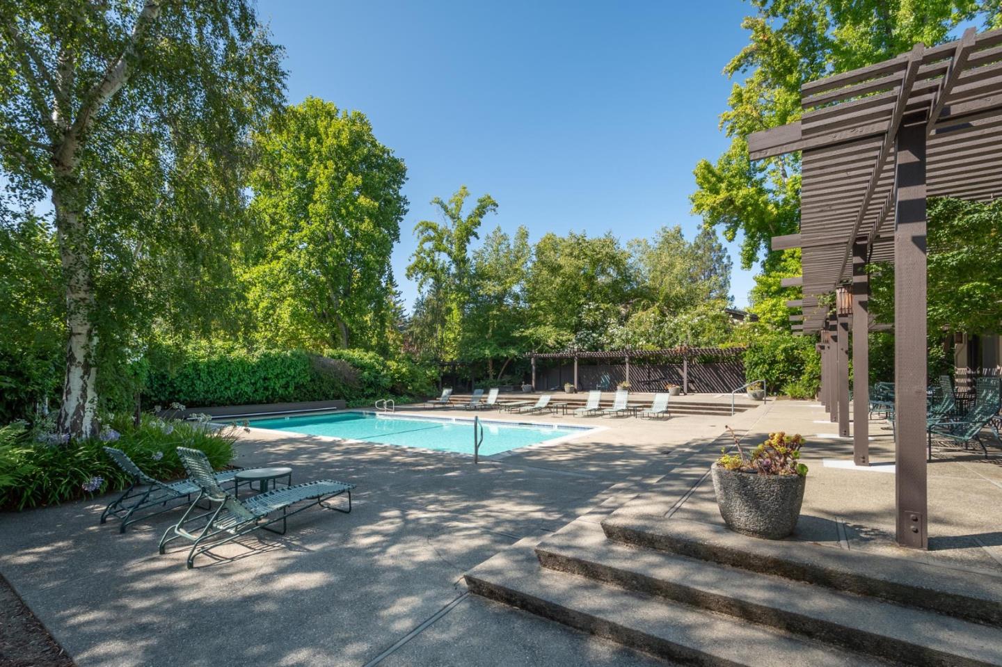 Detail Gallery Image 20 of 23 For 1230 Sharon Park Dr #55,  Menlo Park,  CA 94025 - 2 Beds | 2 Baths
