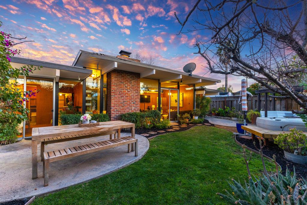 Detail Gallery Image 2 of 56 For 1641 Fairorchard Ave, San Jose,  CA 95125 - 4 Beds | 2 Baths