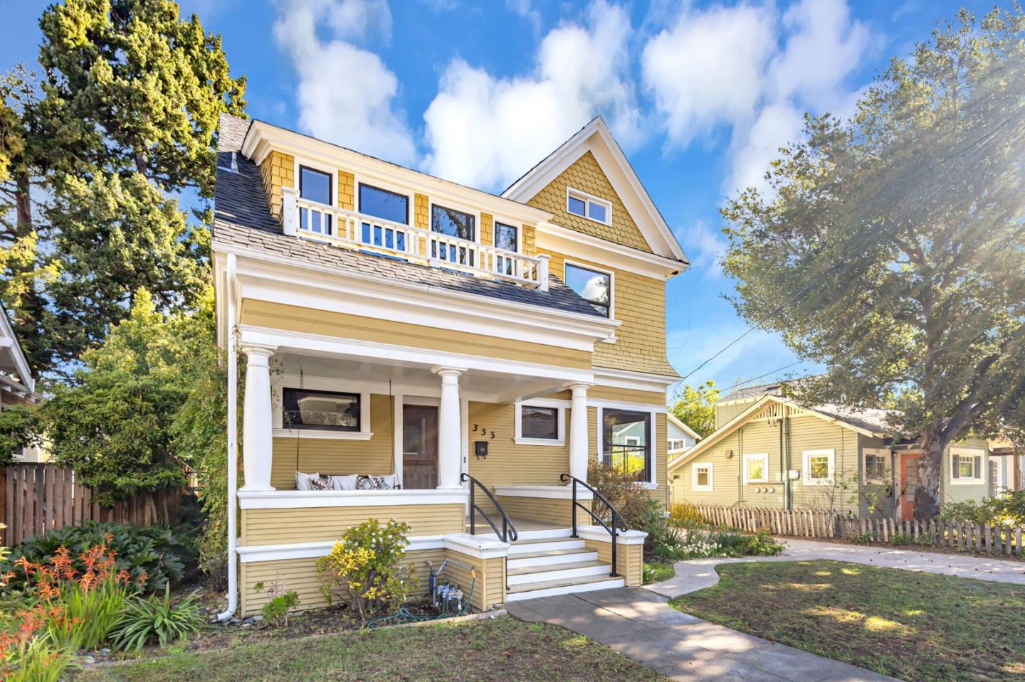 Detail Gallery Image 2 of 40 For 333 Waverley St, Palo Alto,  CA 94301 - 6 Beds | 3 Baths