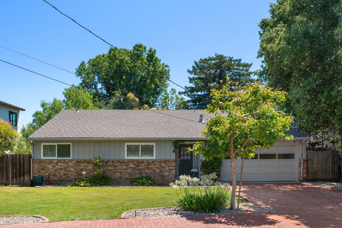 Detail Gallery Image 11 of 28 For 2035 El Prado St, Redwood City,  CA 94061 - 4 Beds | 2 Baths