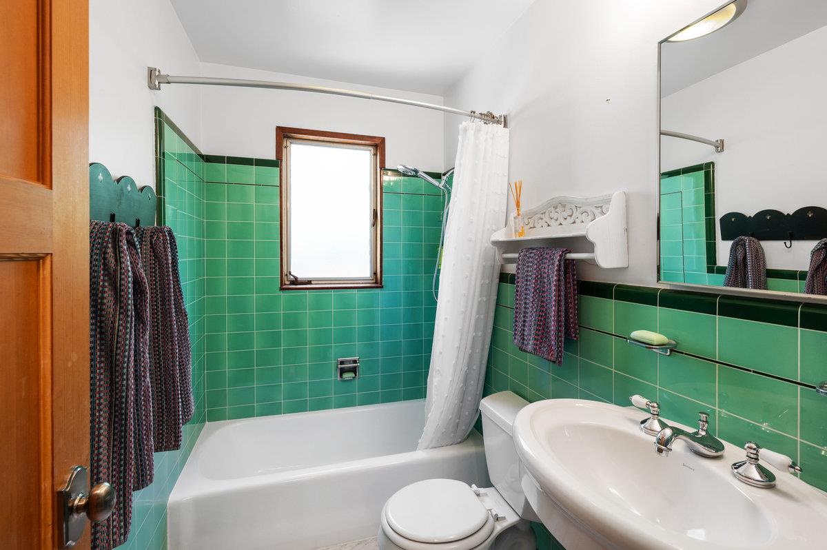 Detail Gallery Image 22 of 28 For 2035 El Prado St, Redwood City,  CA 94061 - 4 Beds | 2 Baths