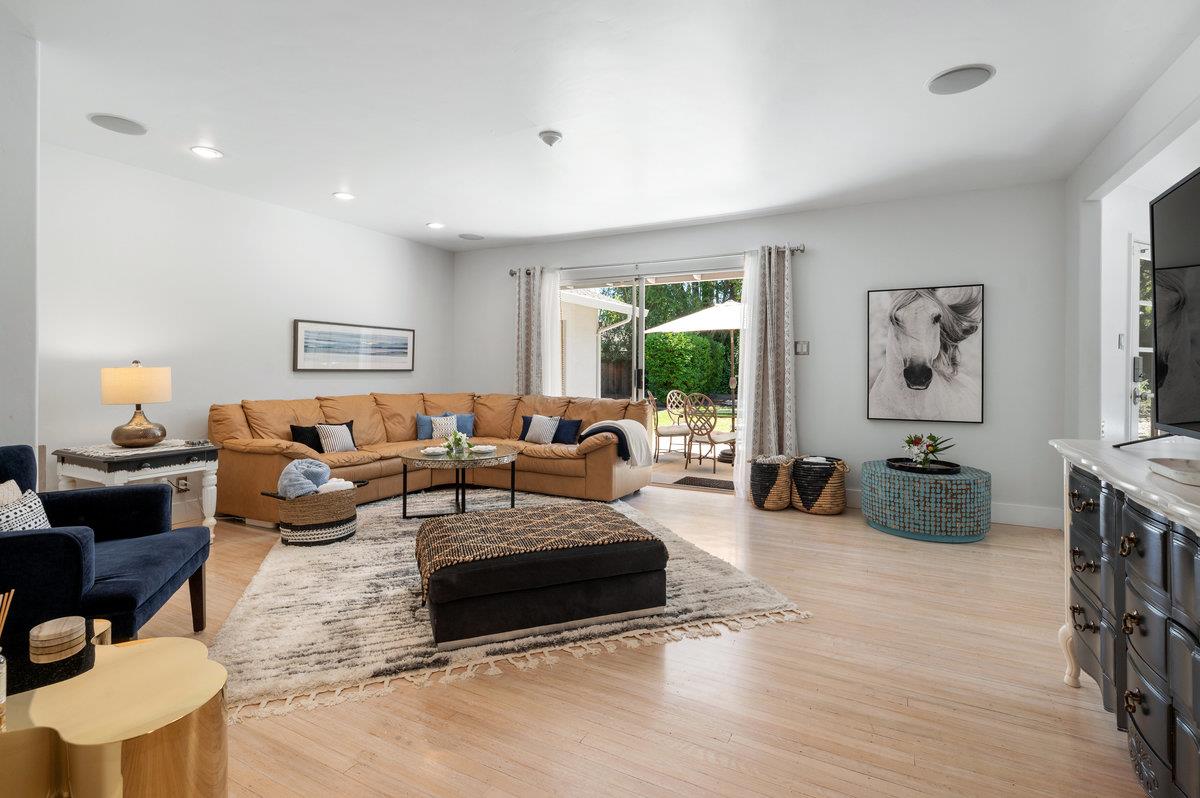 Detail Gallery Image 4 of 28 For 2035 El Prado St, Redwood City,  CA 94061 - 4 Beds | 2 Baths