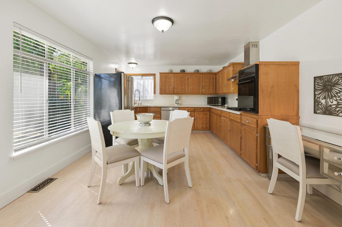Detail Gallery Image 6 of 28 For 2035 El Prado St, Redwood City,  CA 94061 - 4 Beds | 2 Baths