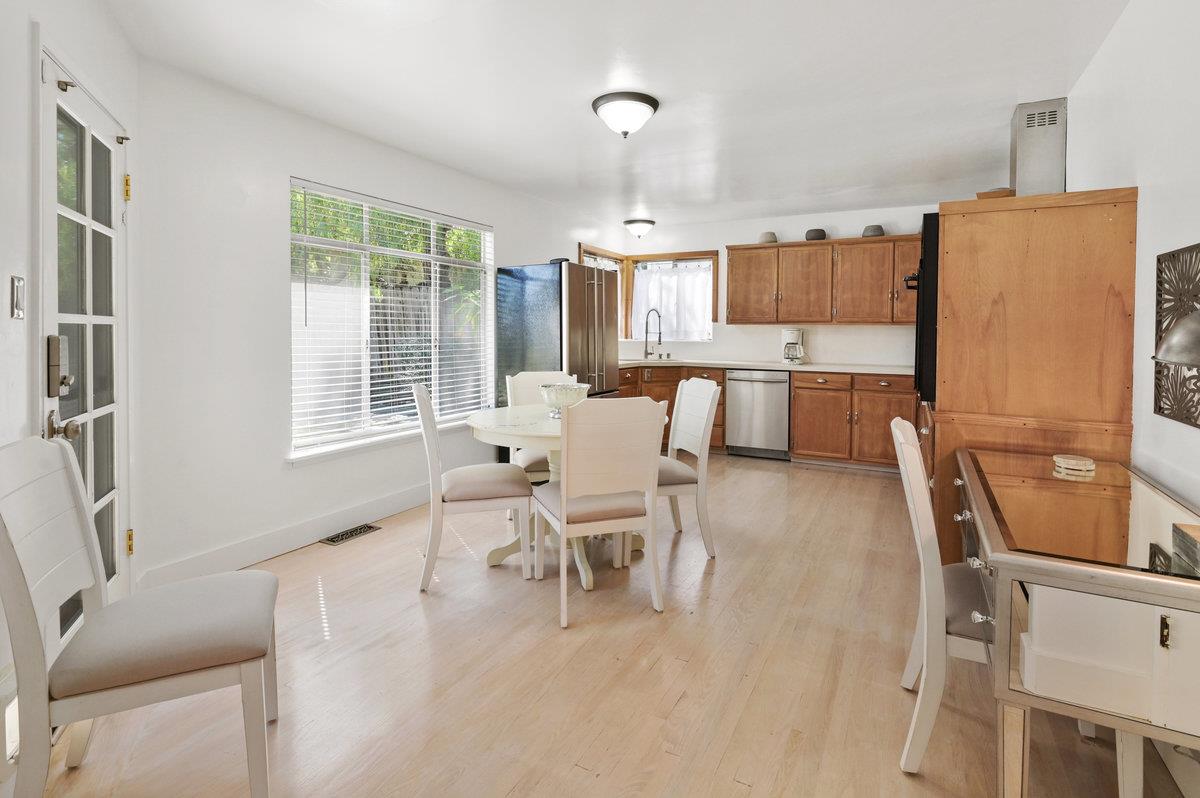 Detail Gallery Image 8 of 28 For 2035 El Prado St, Redwood City,  CA 94061 - 4 Beds | 2 Baths