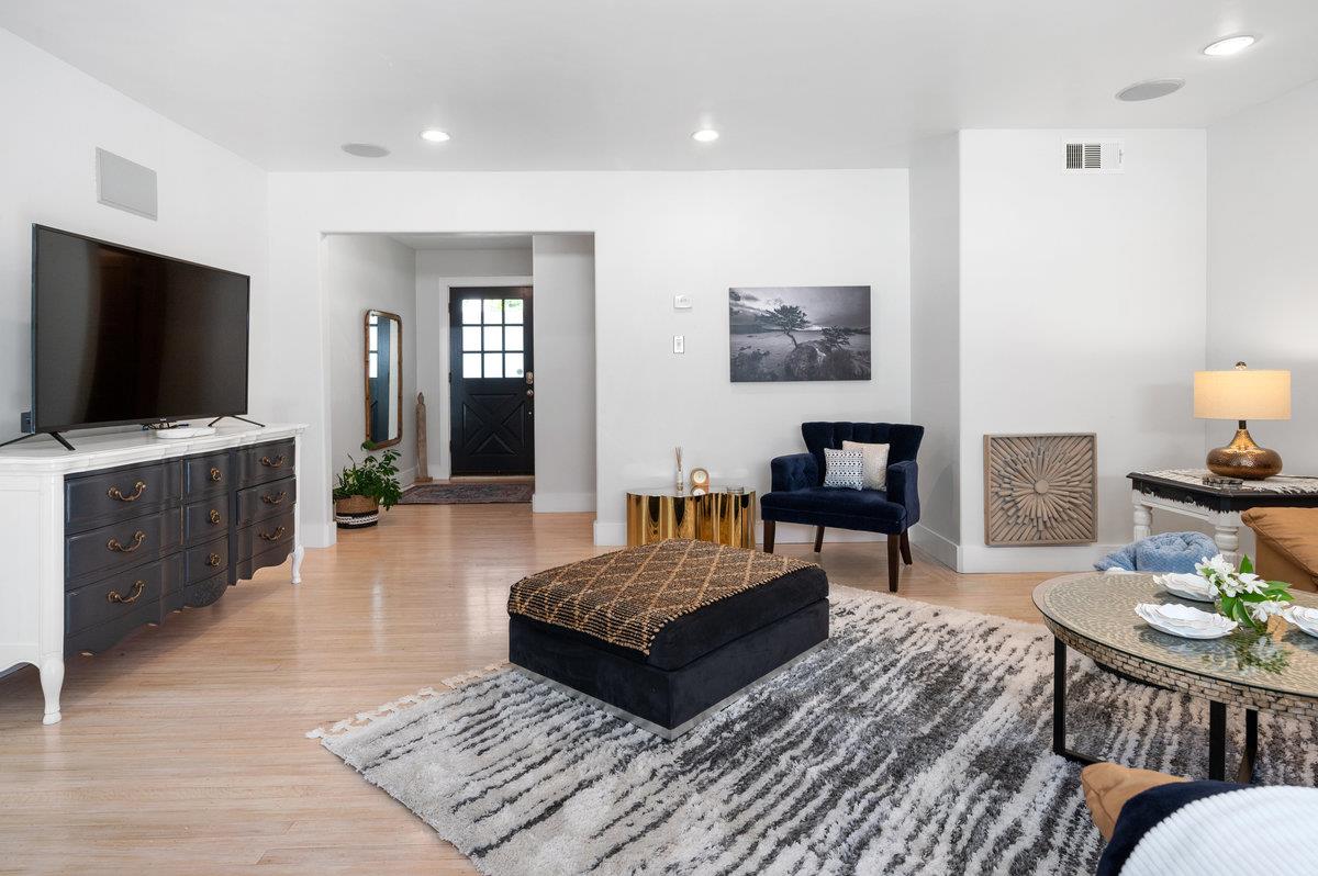 Detail Gallery Image 9 of 28 For 2035 El Prado St, Redwood City,  CA 94061 - 4 Beds | 2 Baths