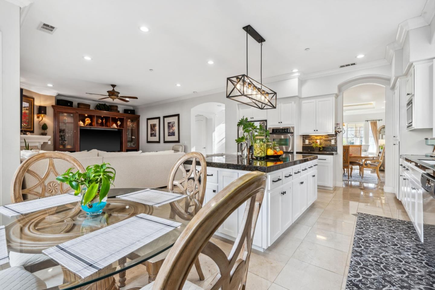 Detail Gallery Image 11 of 62 For 16804 Train Station Ct, Lathrop,  CA 95330 - 4 Beds | 2/1 Baths