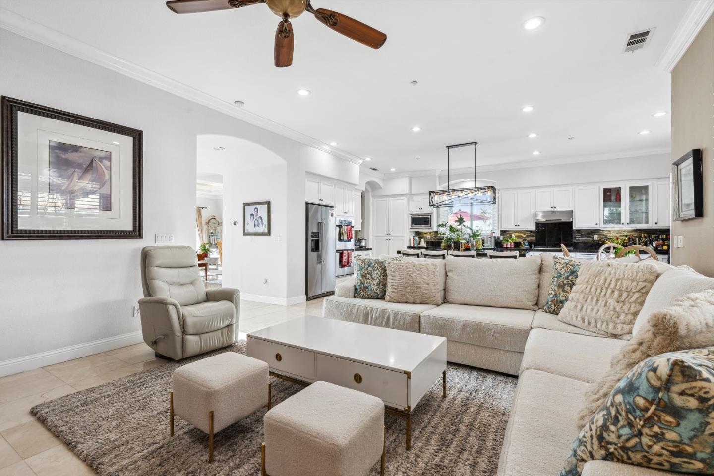 Detail Gallery Image 13 of 62 For 16804 Train Station Ct, Lathrop,  CA 95330 - 4 Beds | 2/1 Baths