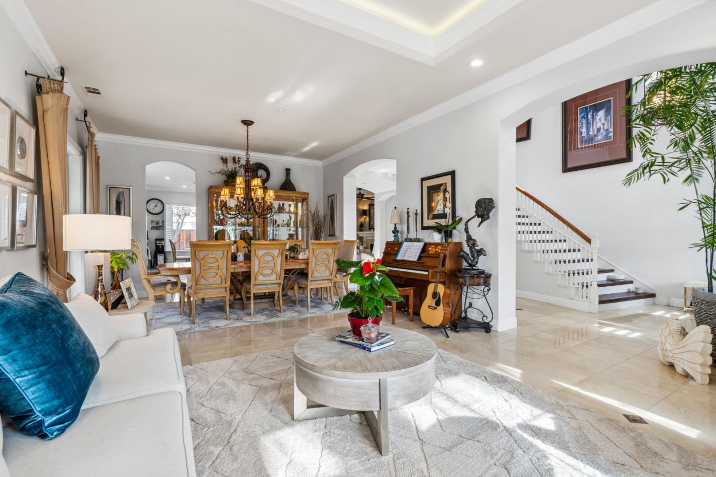 Detail Gallery Image 4 of 62 For 16804 Train Station Ct, Lathrop,  CA 95330 - 4 Beds | 2/1 Baths