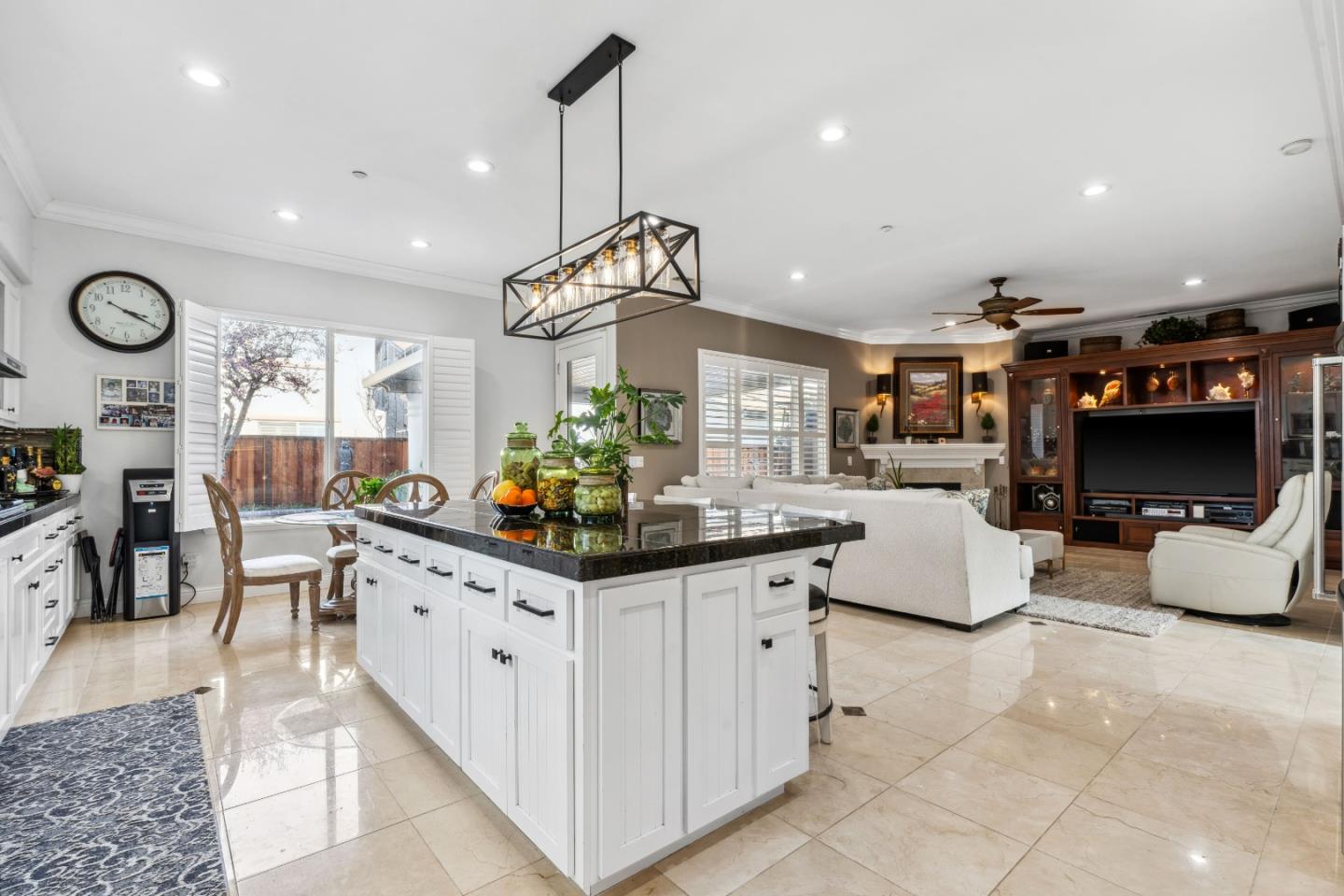 Detail Gallery Image 9 of 62 For 16804 Train Station Ct, Lathrop,  CA 95330 - 4 Beds | 2/1 Baths