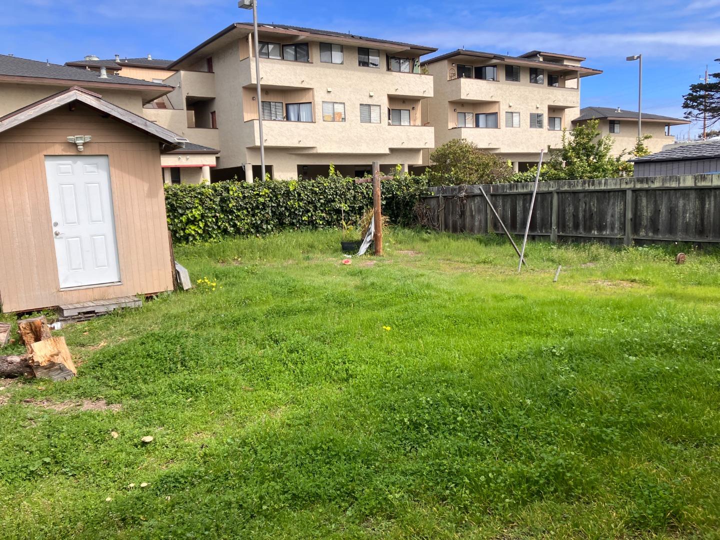 Detail Gallery Image 2 of 3 For 1189 Phoenix Ave, Seaside,  CA 93955 - 3 Beds | 1 Baths
