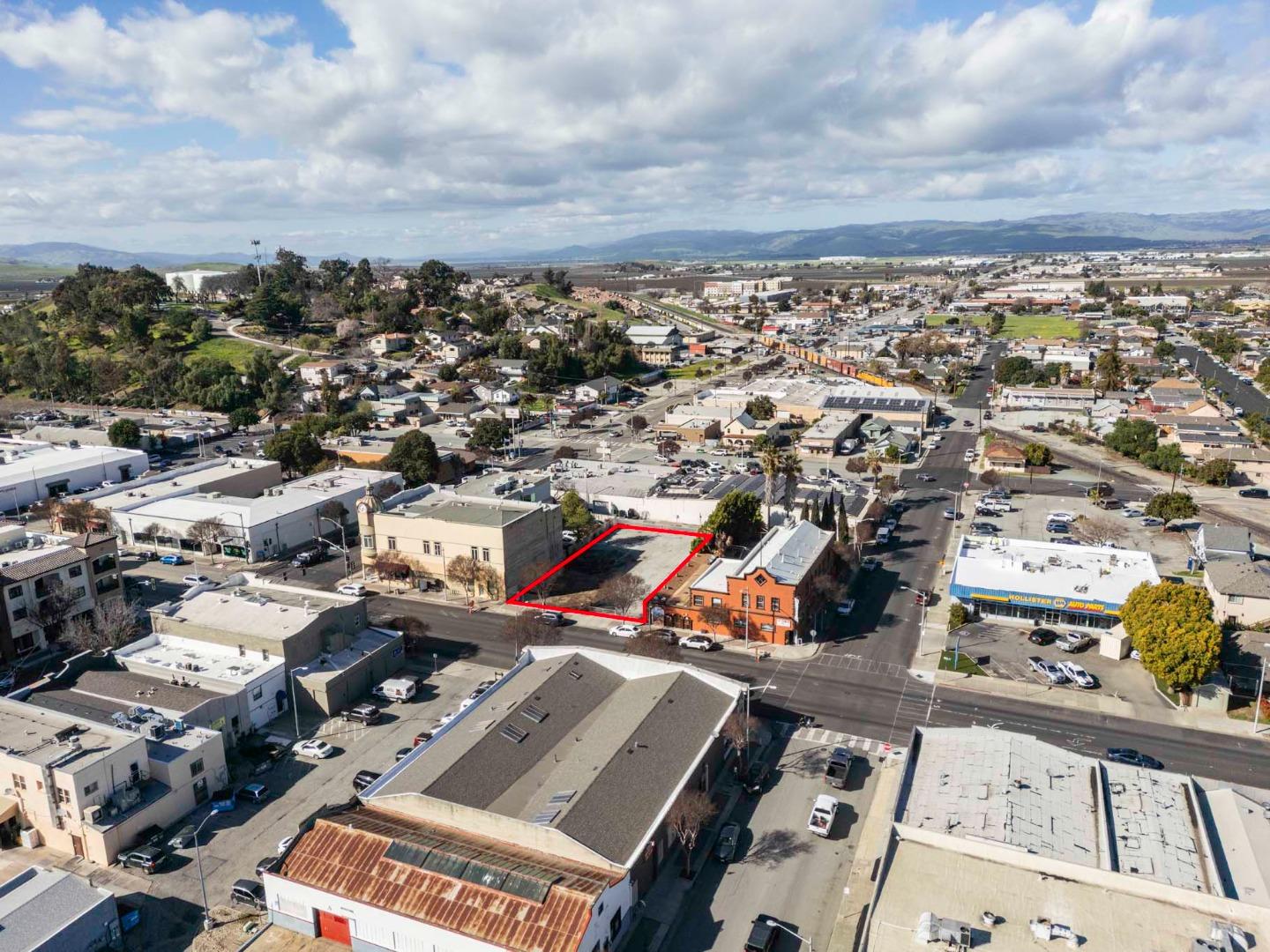 Detail Gallery Image 21 of 22 For 220 Fourth St, Hollister,  CA 95023 - – Beds | – Baths
