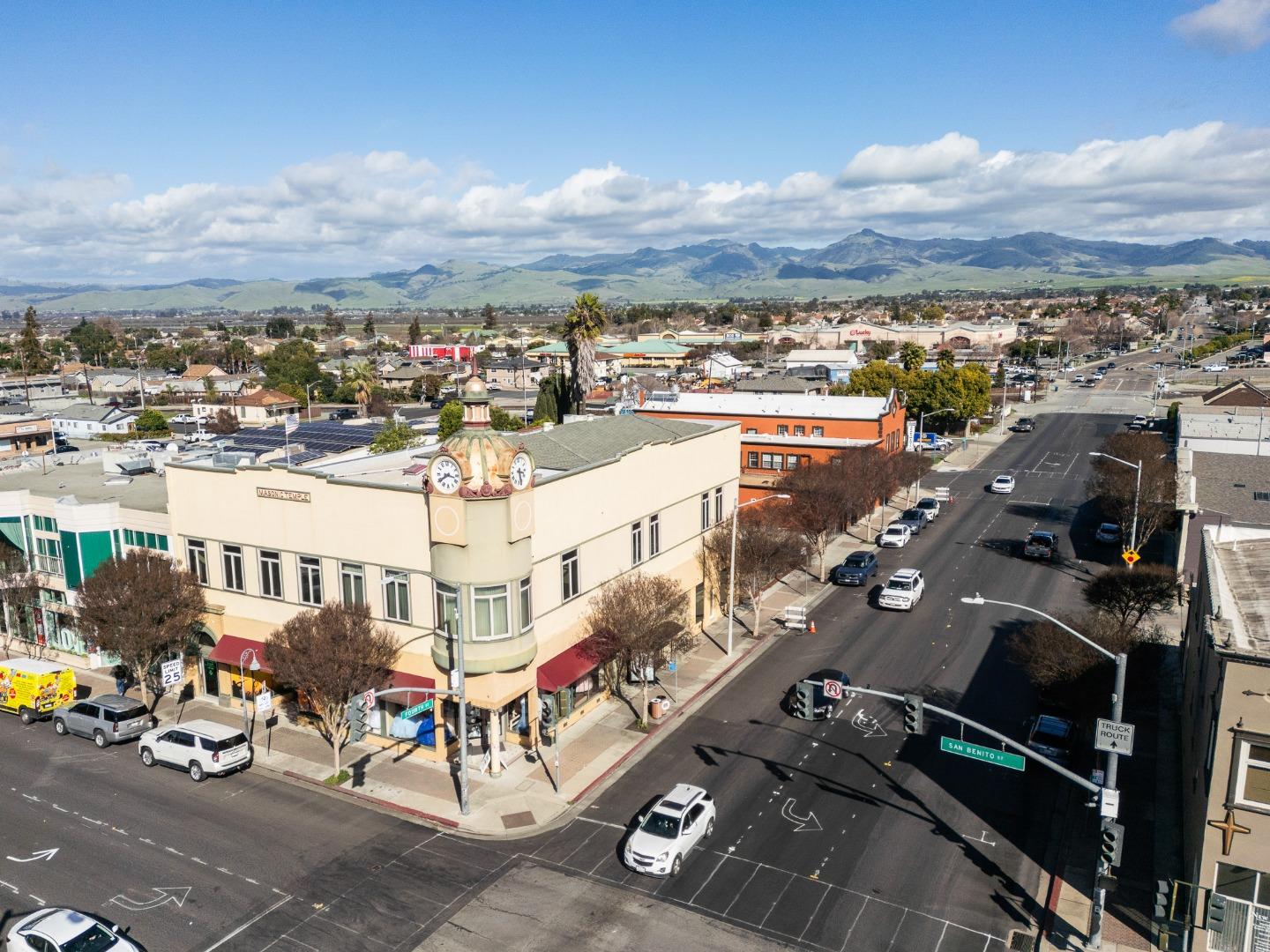 Detail Gallery Image 23 of 27 For 220 Fourth St, Hollister,  CA 95023 - – Beds | – Baths