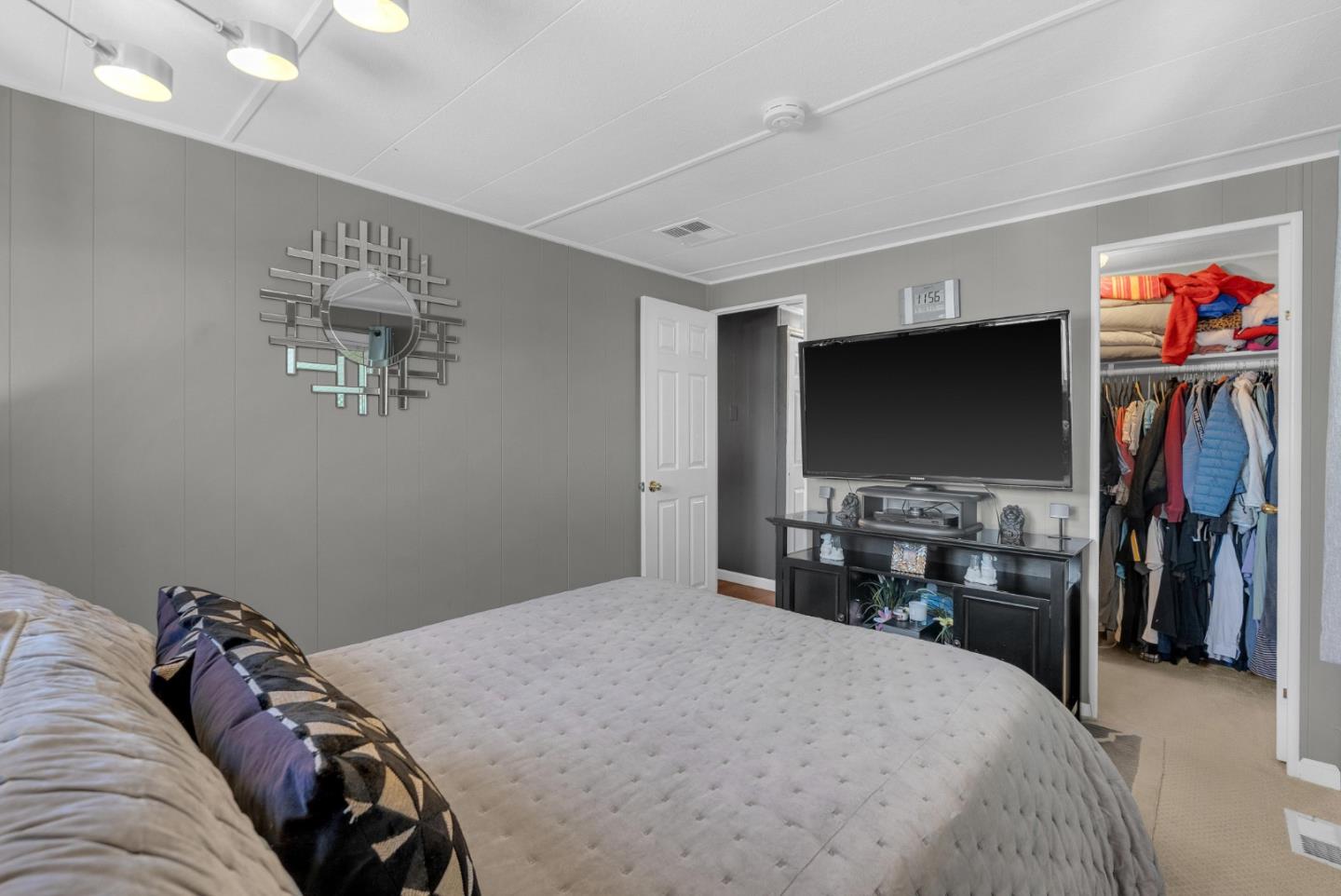 Detail Gallery Image 11 of 26 For 1075 Space Park #66,  Mountain View,  CA 94043 - 2 Beds | 1 Baths