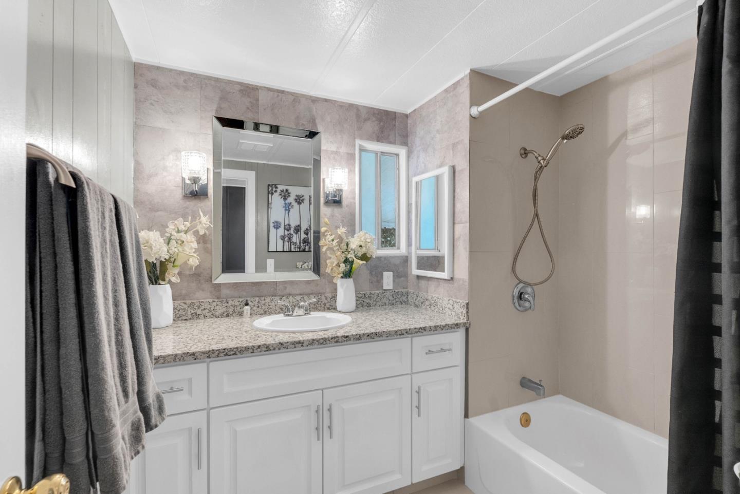 Detail Gallery Image 13 of 26 For 1075 Space Park #66,  Mountain View,  CA 94043 - 2 Beds | 1 Baths