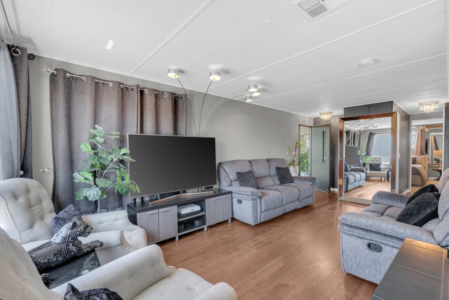 Detail Gallery Image 2 of 26 For 1075 Space Park #66,  Mountain View,  CA 94043 - 2 Beds | 1 Baths