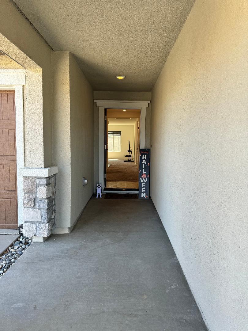 Detail Gallery Image 2 of 14 For 624 Somerset Way, Patterson,  CA 95363 - 3 Beds | 2 Baths
