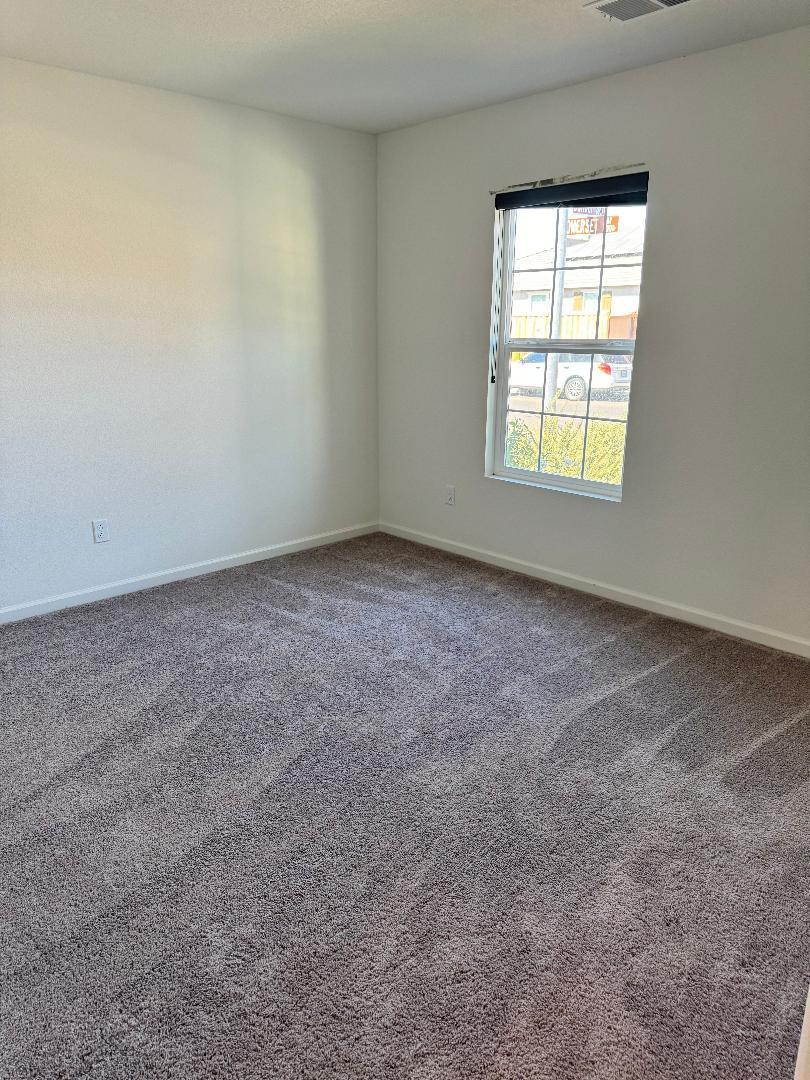Detail Gallery Image 7 of 14 For 624 Somerset Way, Patterson,  CA 95363 - 3 Beds | 2 Baths