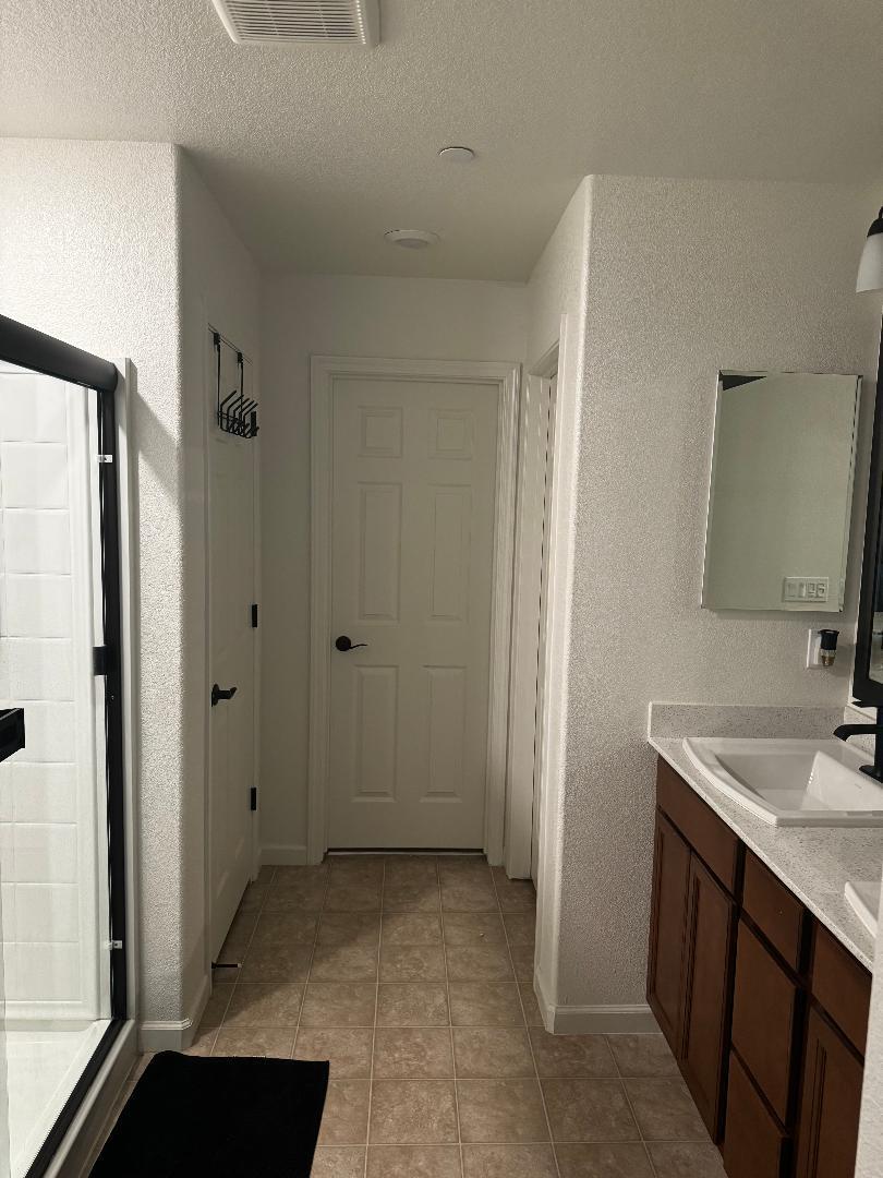 Detail Gallery Image 8 of 14 For 624 Somerset Way, Patterson,  CA 95363 - 3 Beds | 2 Baths