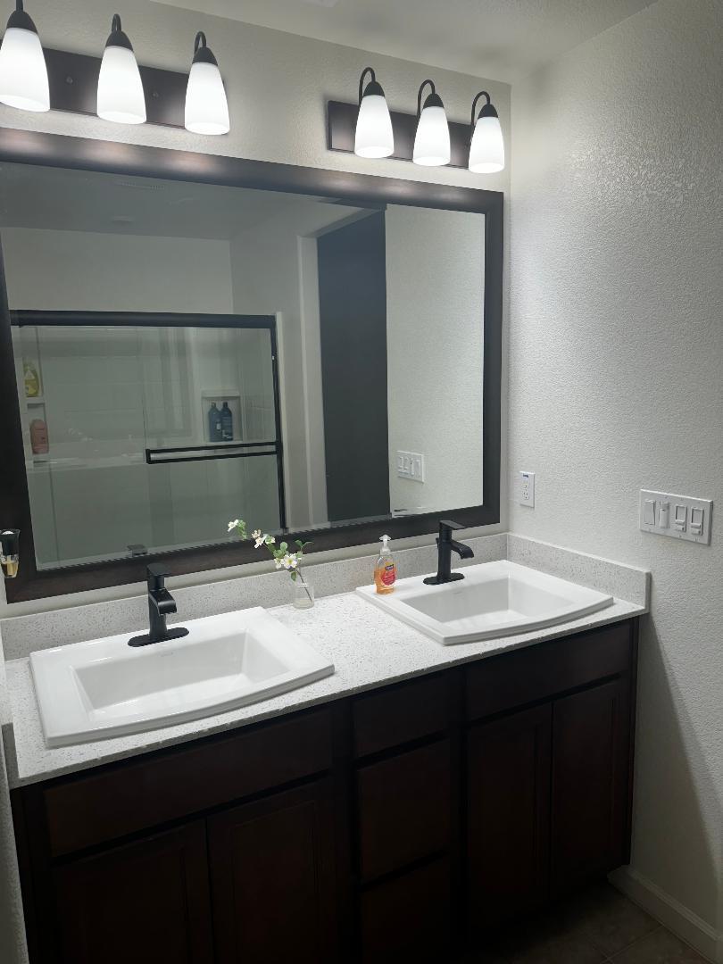 Detail Gallery Image 9 of 14 For 624 Somerset Way, Patterson,  CA 95363 - 3 Beds | 2 Baths