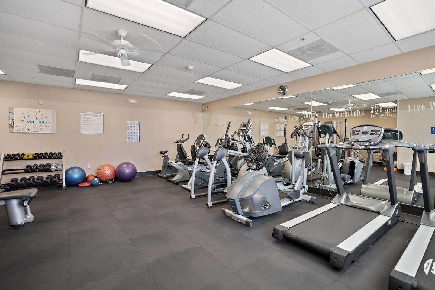 Detail Gallery Image 34 of 45 For 350 N 2nd St #141,  San Jose,  CA 95112 - 2 Beds | 2/1 Baths