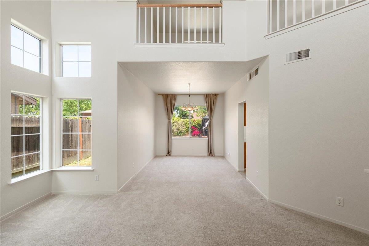 Detail Gallery Image 11 of 35 For 1446 Nottingham Cir, Los Banos,  CA 93635 - 5 Beds | 3 Baths