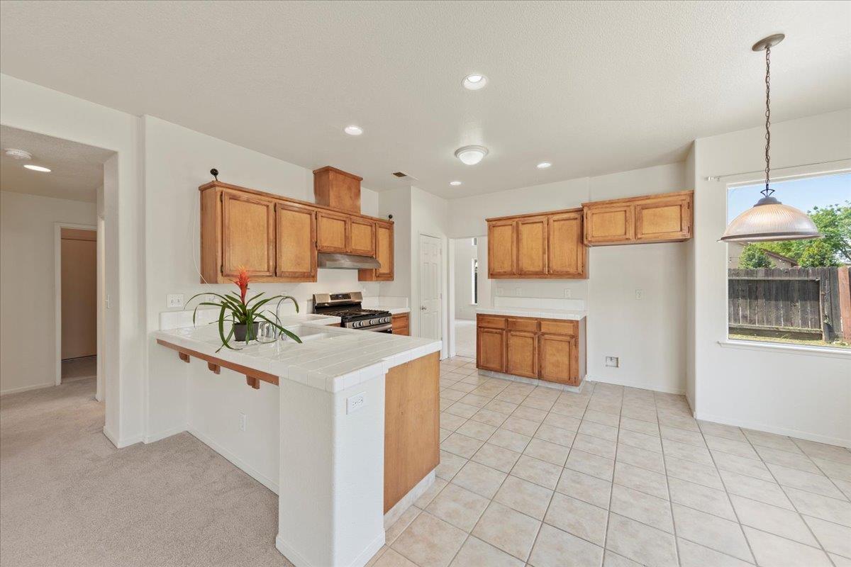 Detail Gallery Image 15 of 35 For 1446 Nottingham Cir, Los Banos,  CA 93635 - 5 Beds | 3 Baths