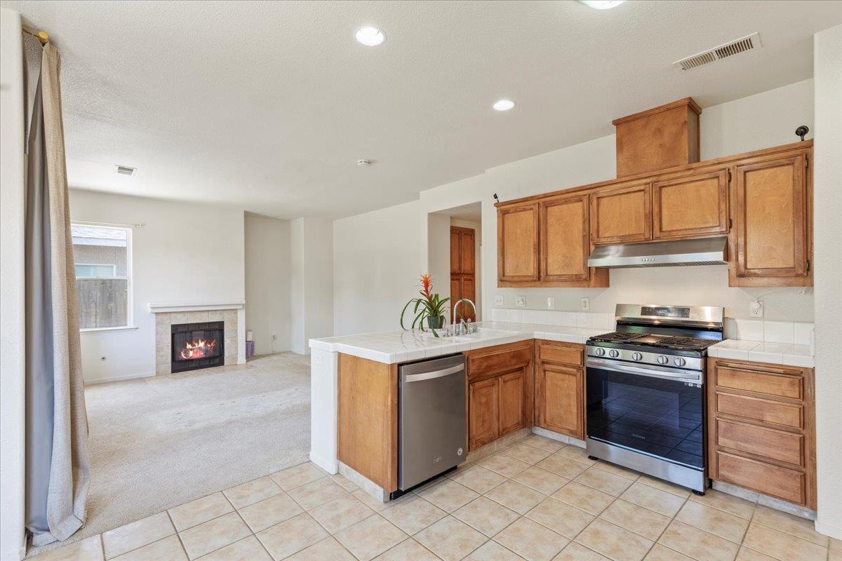 Detail Gallery Image 17 of 35 For 1446 Nottingham Cir, Los Banos,  CA 93635 - 5 Beds | 3 Baths