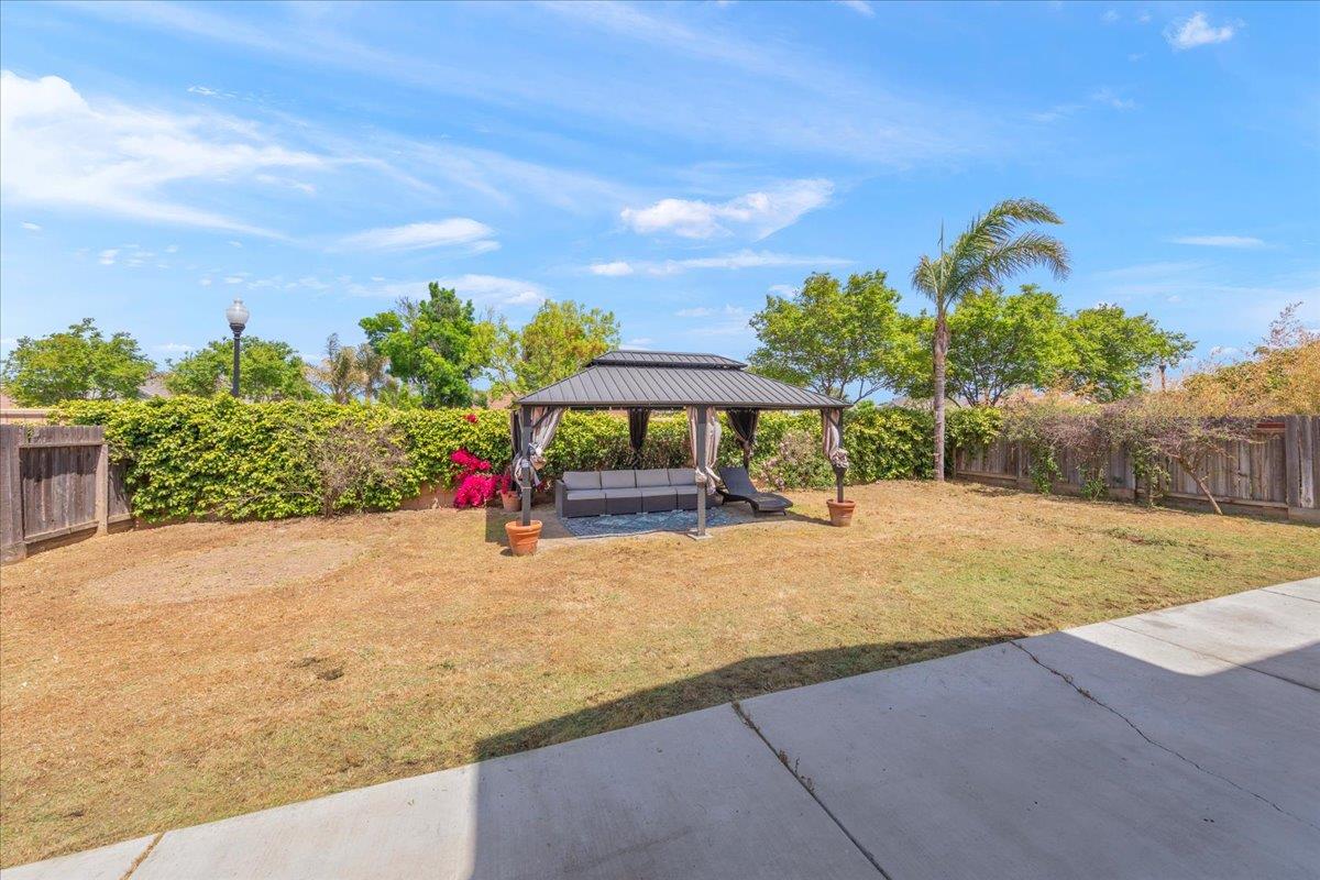 Detail Gallery Image 7 of 35 For 1446 Nottingham Cir, Los Banos,  CA 93635 - 5 Beds | 3 Baths