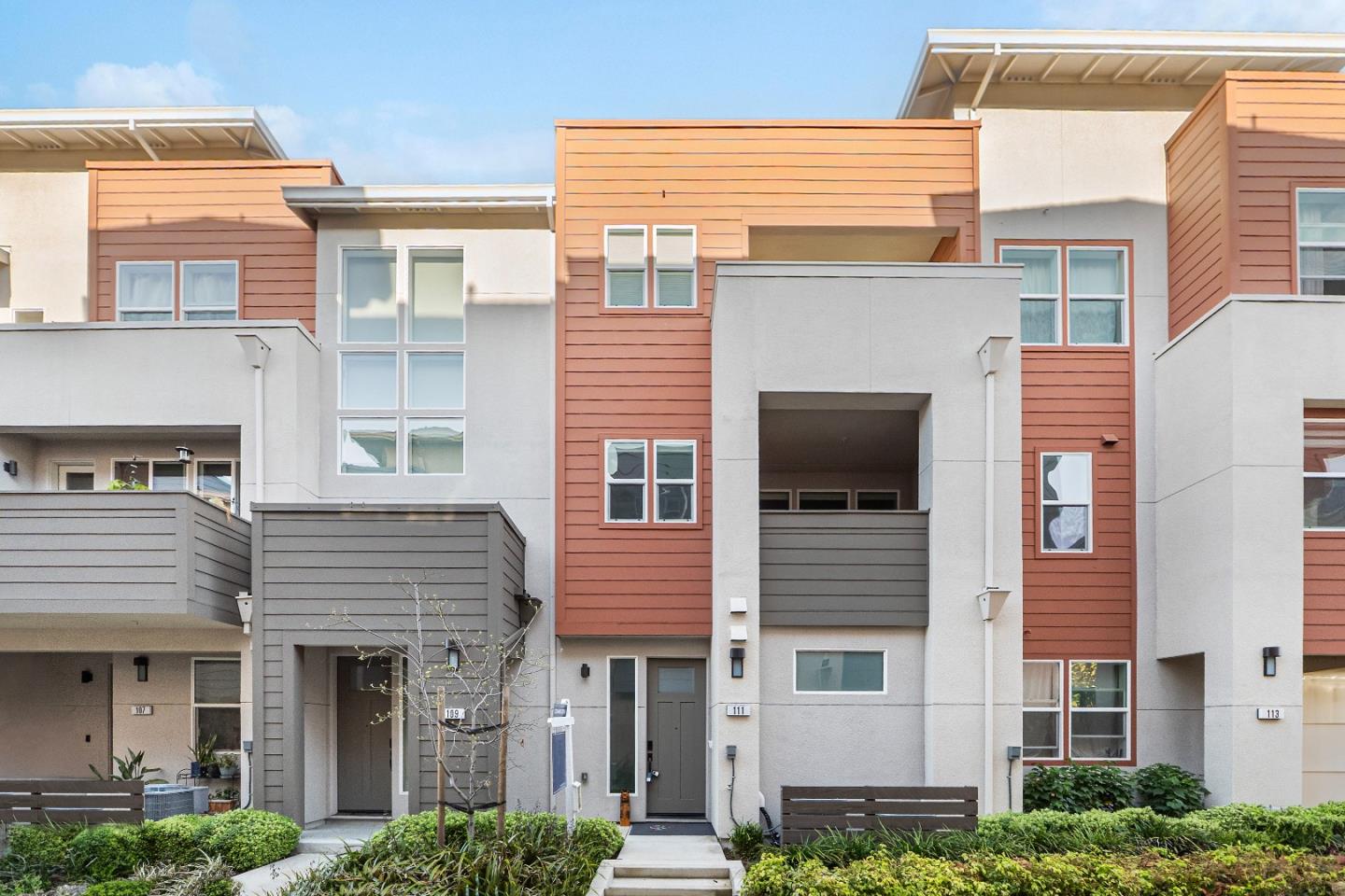Detail Gallery Image 2 of 35 For 2930 Boyter Pl #111,  Santa Clara,  CA 95051 - 2 Beds | 2/1 Baths