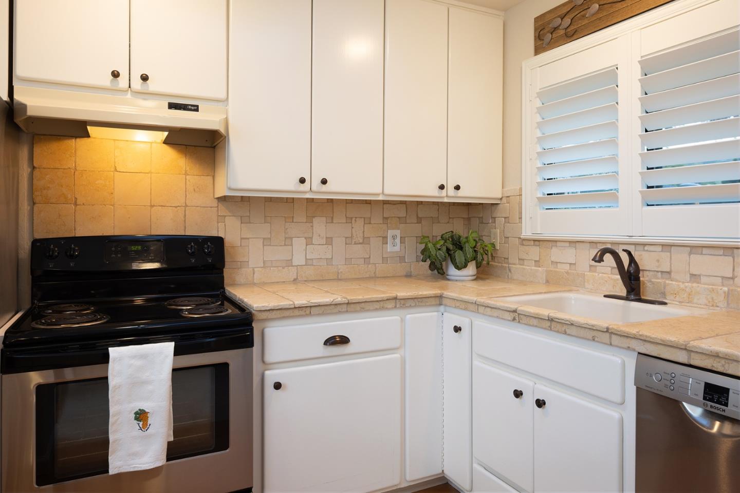 Detail Gallery Image 4 of 14 For 67 Hacienda Carmel, Carmel,  CA 93923 - 0 Beds | 1 Baths