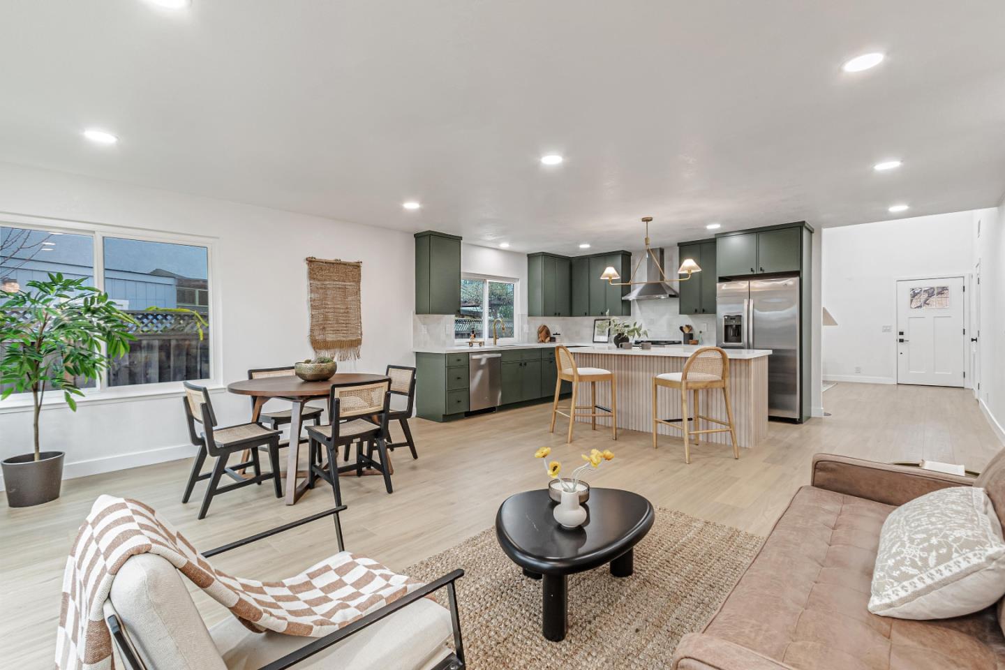 Detail Gallery Image 10 of 41 For 4264 Sayoko Cir, San Jose,  CA 95136 - 4 Beds | 2 Baths