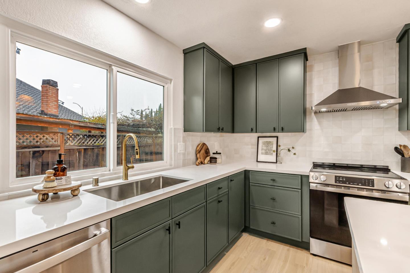 Detail Gallery Image 12 of 41 For 4264 Sayoko Cir, San Jose,  CA 95136 - 4 Beds | 2 Baths
