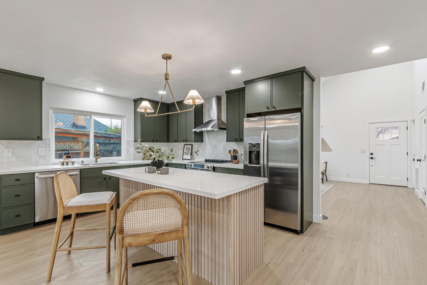 Detail Gallery Image 13 of 41 For 4264 Sayoko Cir, San Jose,  CA 95136 - 4 Beds | 2 Baths