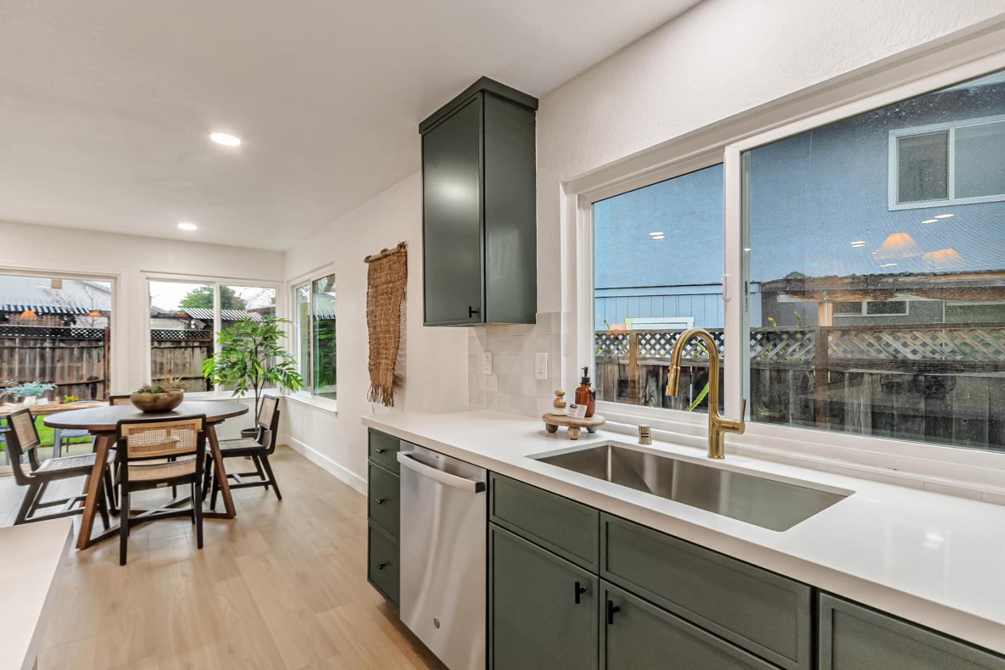 Detail Gallery Image 18 of 41 For 4264 Sayoko Cir, San Jose,  CA 95136 - 4 Beds | 2 Baths