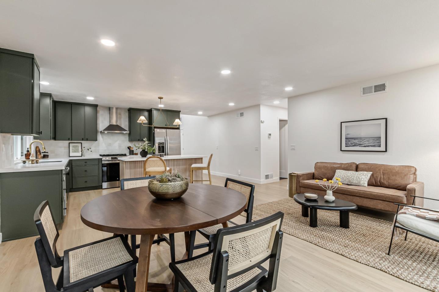 Detail Gallery Image 20 of 41 For 4264 Sayoko Cir, San Jose,  CA 95136 - 4 Beds | 2 Baths