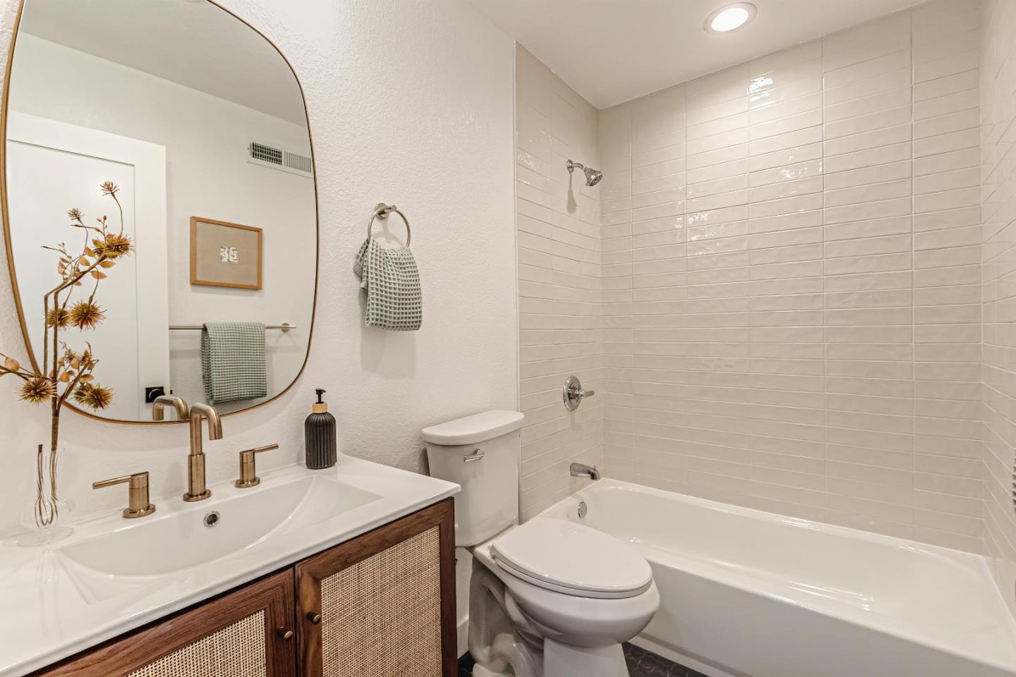 Detail Gallery Image 31 of 41 For 4264 Sayoko Cir, San Jose,  CA 95136 - 4 Beds | 2 Baths