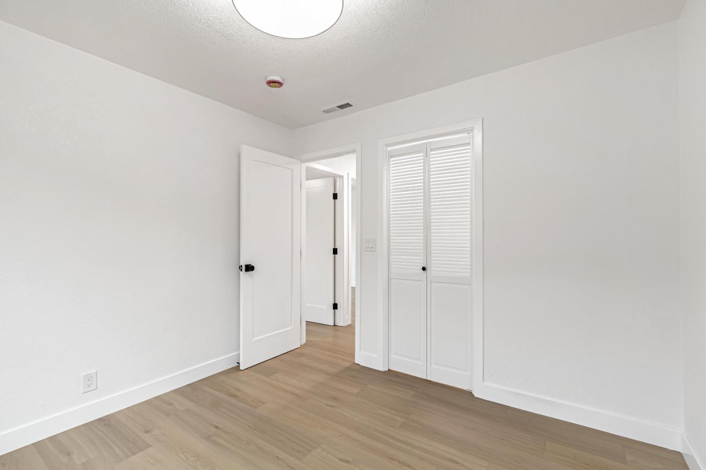 Detail Gallery Image 35 of 41 For 4264 Sayoko Cir, San Jose,  CA 95136 - 4 Beds | 2 Baths