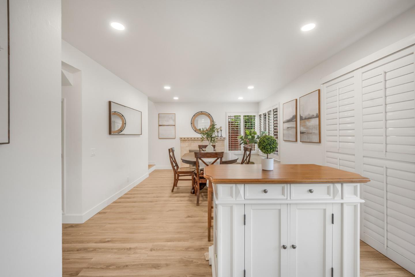 Detail Gallery Image 12 of 44 For 6263 Mahan Dr, San Jose,  CA 95123 - 4 Beds | 2 Baths