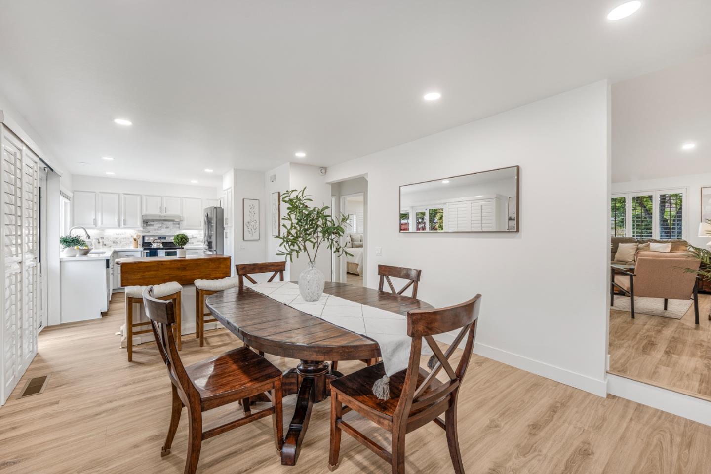 Detail Gallery Image 14 of 44 For 6263 Mahan Dr, San Jose,  CA 95123 - 4 Beds | 2 Baths