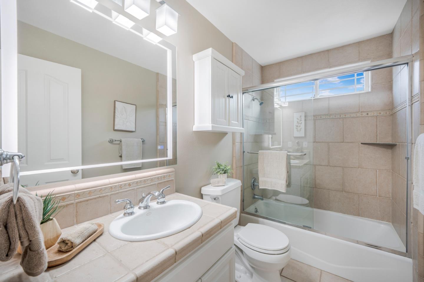 Detail Gallery Image 27 of 44 For 6263 Mahan Dr, San Jose,  CA 95123 - 4 Beds | 2 Baths