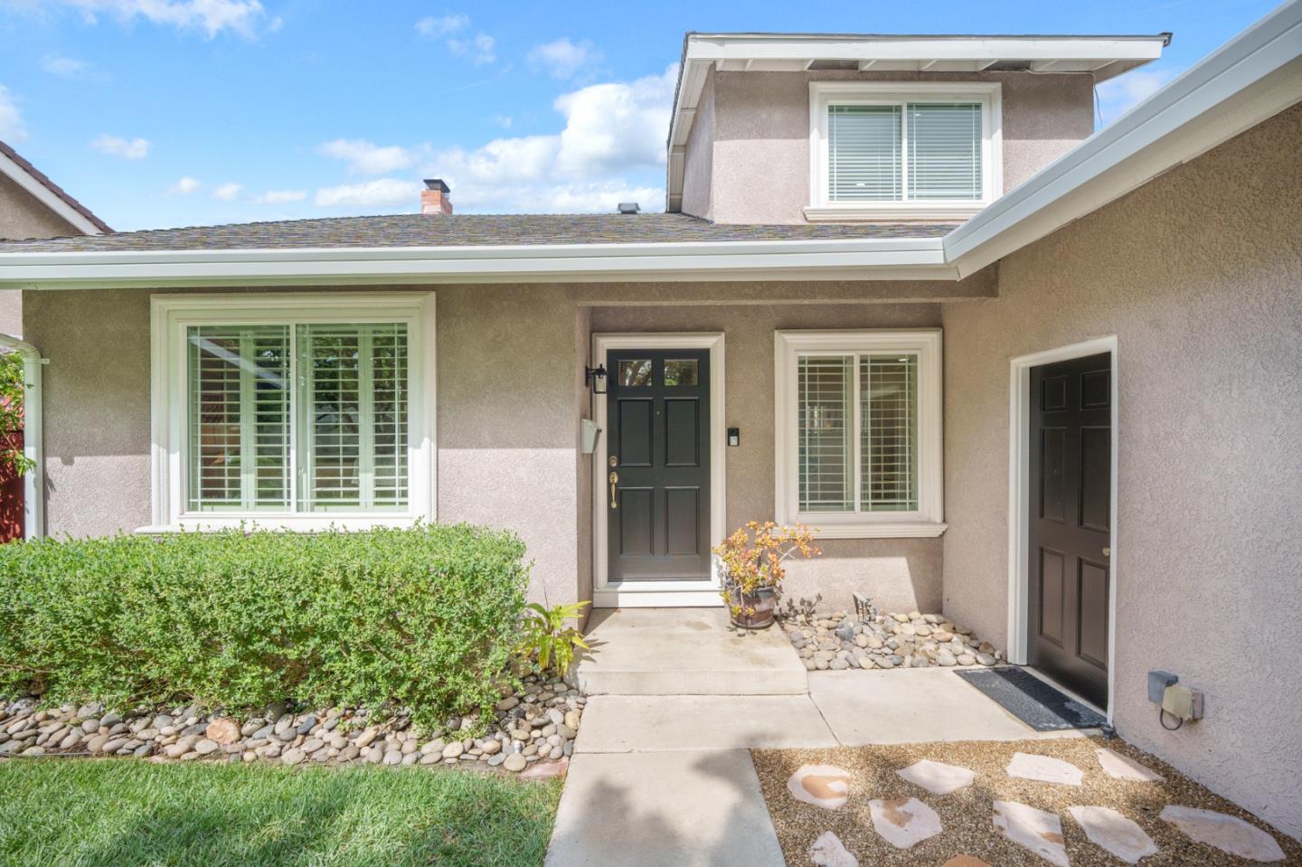 Detail Gallery Image 4 of 44 For 6263 Mahan Dr, San Jose,  CA 95123 - 4 Beds | 2 Baths