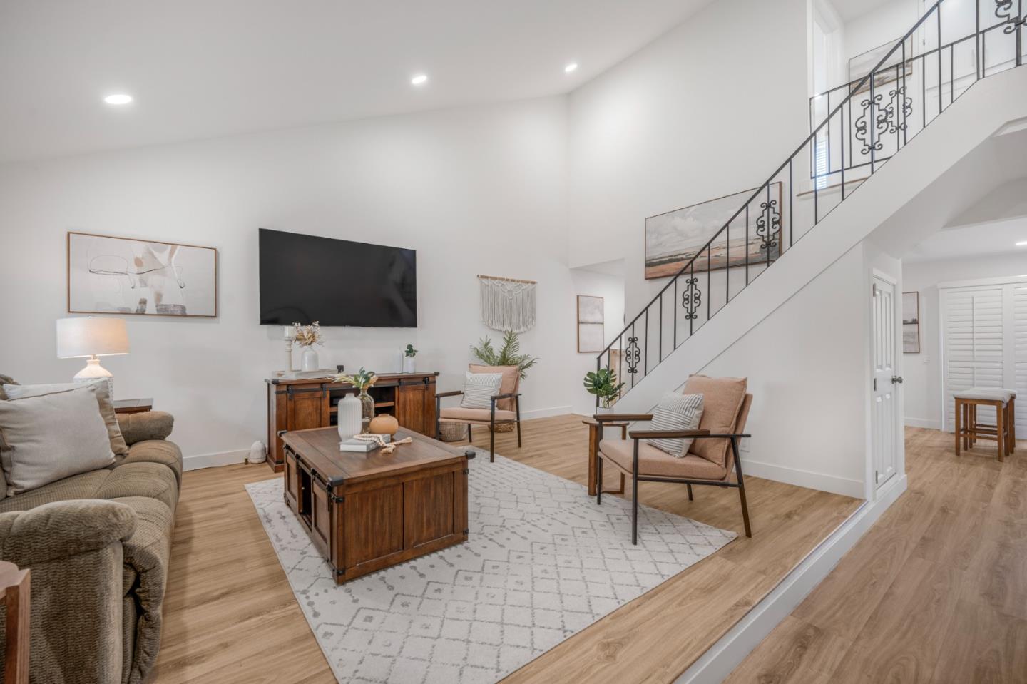 Detail Gallery Image 6 of 44 For 6263 Mahan Dr, San Jose,  CA 95123 - 4 Beds | 2 Baths
