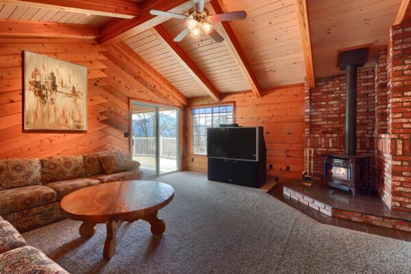 Detail Gallery Image 12 of 30 For 40835 Big Oak Flat Rd, Oakhurst,  CA 93644 - 3 Beds | 2 Baths