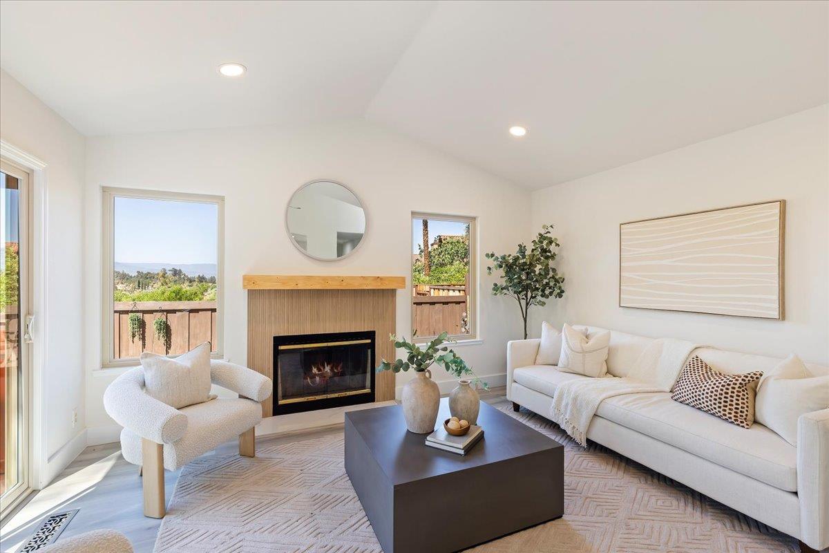 Detail Gallery Image 16 of 47 For 480 Verano Ct, San Jose,  CA 95111 - 3 Beds | 3 Baths
